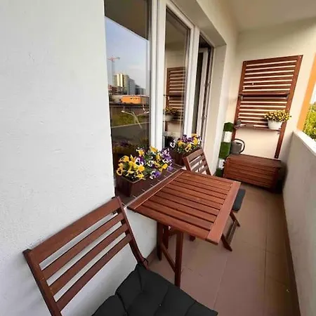 Апартаменты Modern In The Heart Of